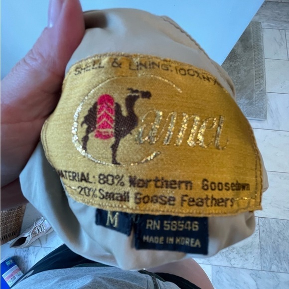 VINTAGE Camel men’s down puffer vest, reversible, navy and tan, size M - Picture 5 of 5